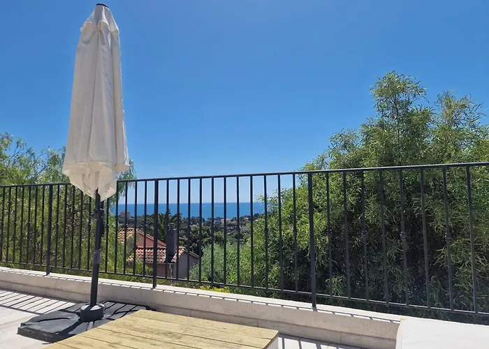 Seaview La Luciole فيلة *